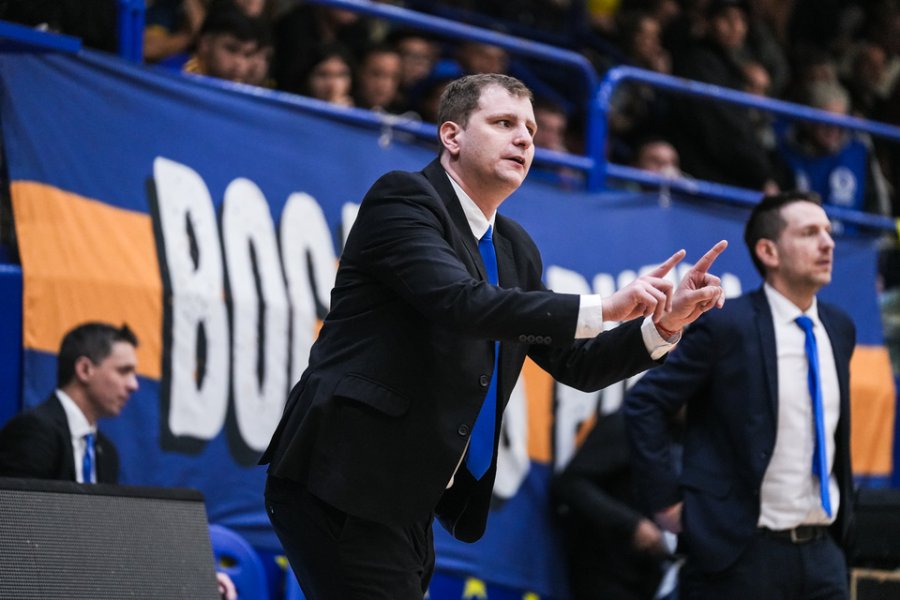 GONZALO PEREZ. Entrenador de Boca.