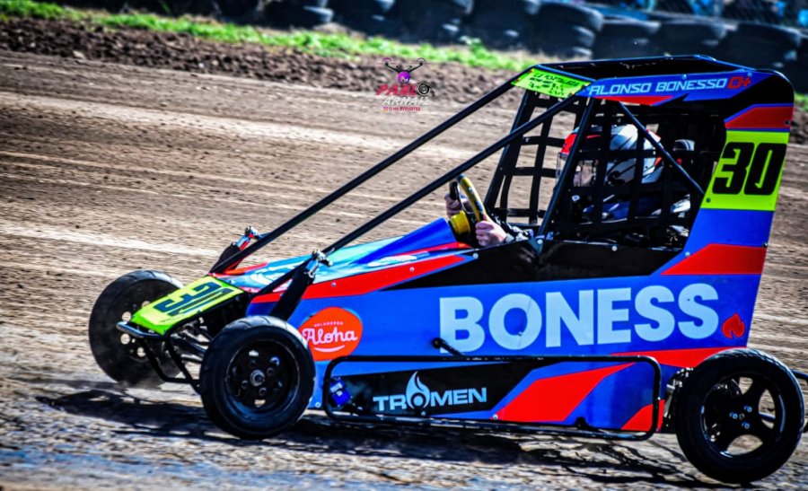 ALONSO BONESSO. Logró un meritorio cuarto lugar en la segunda del Mini Midgets.