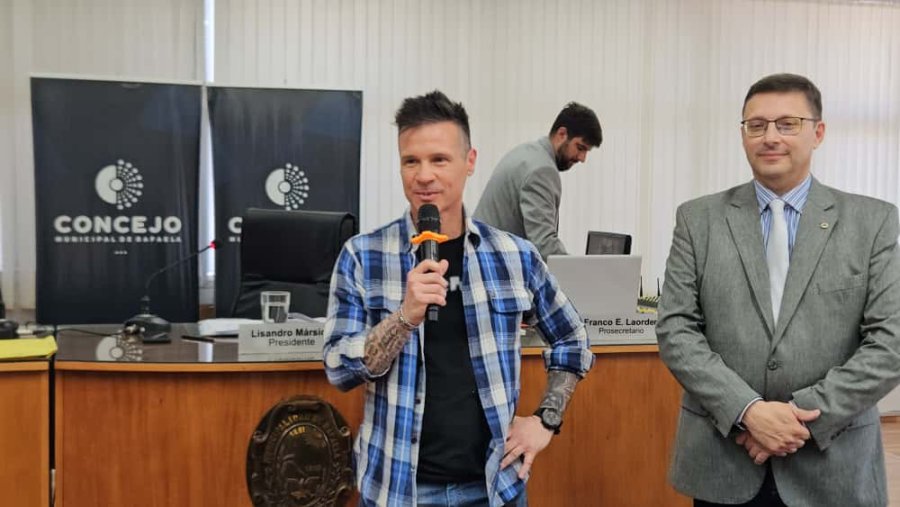 SEBASTIAN PORTO. El ex piloto local se mostró muy feliz por el reconocimiento.