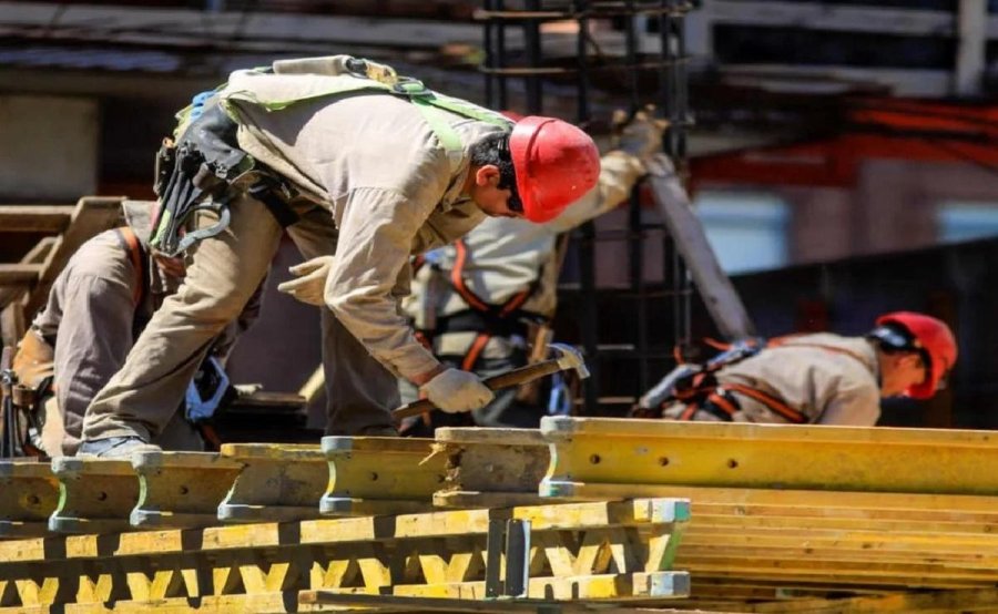 RECORD DE EMPLEO INFORMAL. 4 de cada 10 trabajadores en Argentina están fuera de la cobertura legal.