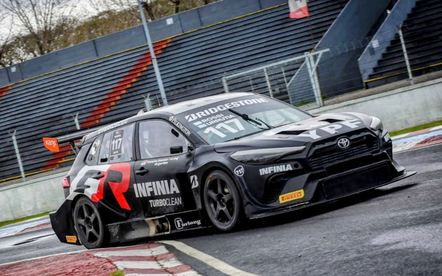 Santiago Urrutia venció el sábado con el Toyota de Matías Rossi.