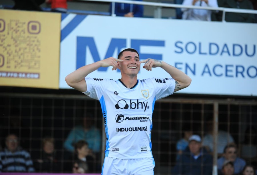 LA CREMA SE METIÓ EN SEMIFINALES DEL FEDERAL A