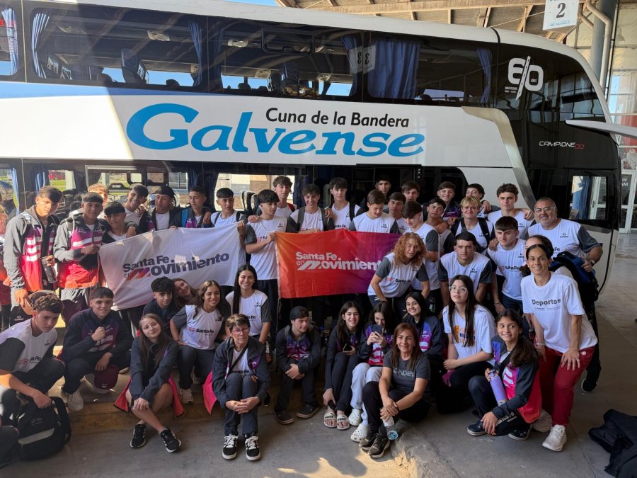 ANTES DE SUBIR AL COLE. El contingente rafaelino que se sumará al resto de clasificados de la provincia.