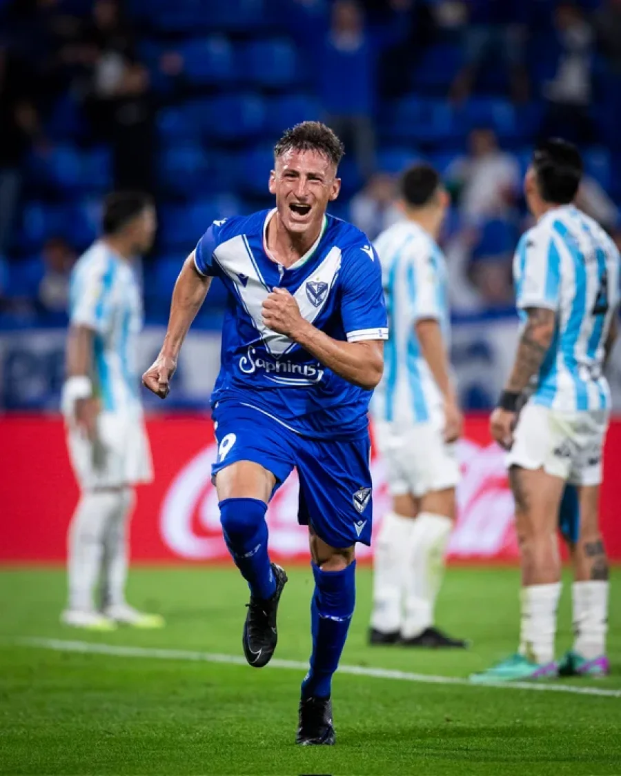 Braian Romero festeja su segundo gol, que comenzó la remontada del “Fortín”.