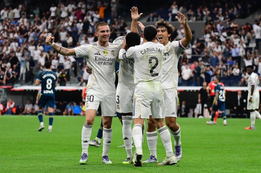 VIAJE LARGO. El Real Madrid de Mastantuono va a Kazajistán.