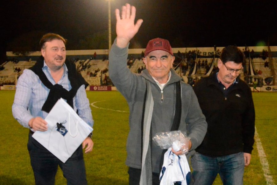 RECUERDO. Trullet, en un reconocimiento de hace tres años en el estadio Parque. Zenklusen vuelve a confiar en él.