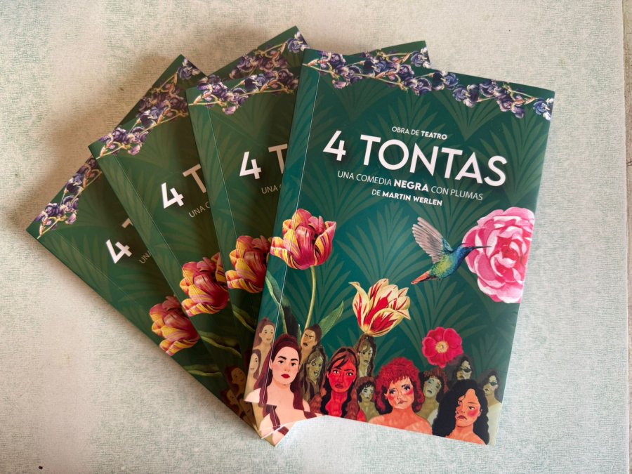 4 Tontas llega a formato libro.
