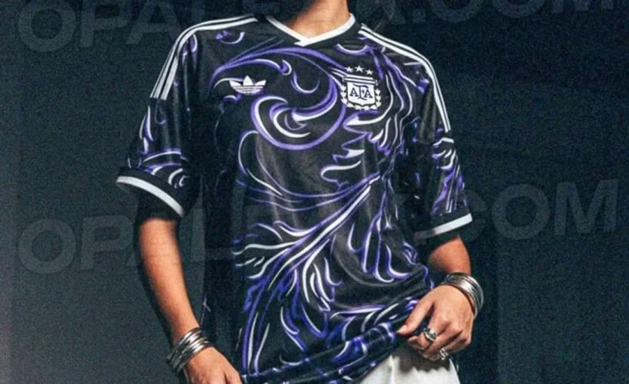 El modelo de la que sería la nueva camiseta de la Selección argentina.