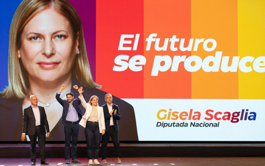 Pablo Far&iacute;as, Maximiliano Pullaro, Gisela Scaglia y Pablo Javkin en Rosario. (PROV. UNIDAS)