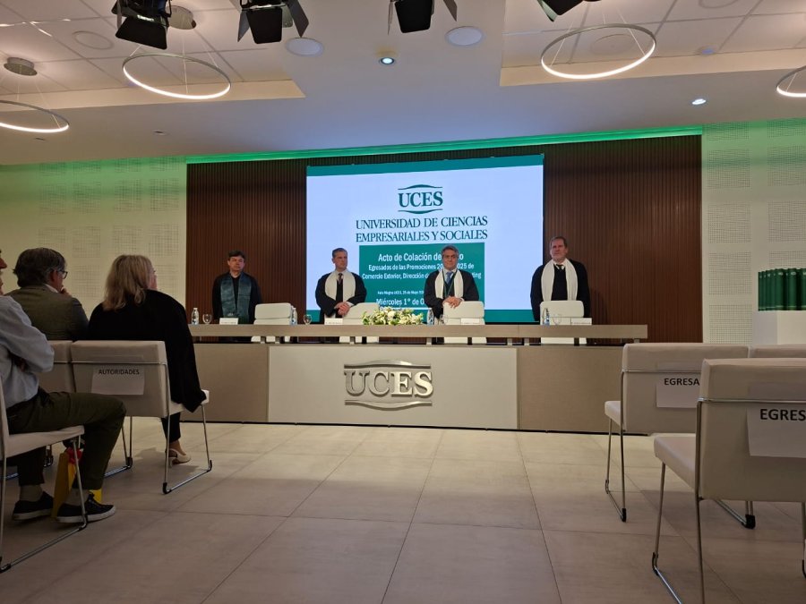 Las autoridades de UCES, Marcos Molina, Germán Bürcher, Gastón O'Donnell y Gustavo Adamovsky.