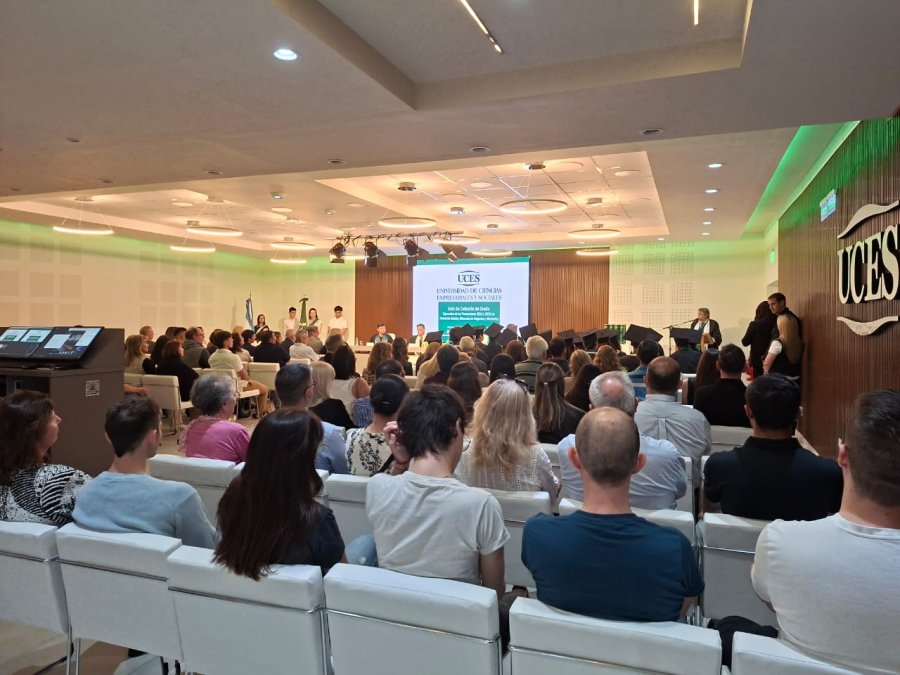 La ceremonia se desarroll&oacute; en el Aula Mayor de la Sede Acad&eacute;mica de UCES Rafaela. (FOTO UCES RAFAELA)