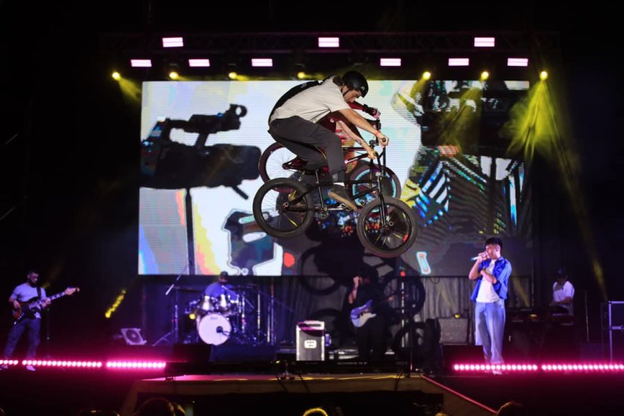 PROGRAMACION DIVERSA. Durante dos jornadas, el festival ofreció escenarios de grandes dimensiones, pantallas gigantes y una destacada producción técnica.