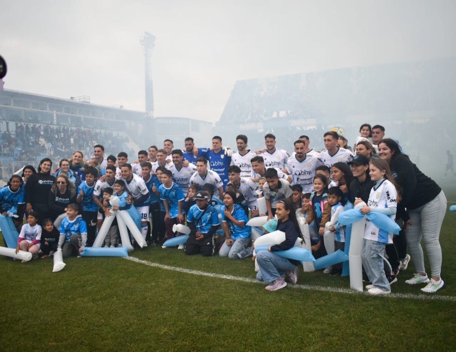 LA CREMA SE ILUSIONA CON LA FINAL POR EL ASCENSO A LA PRIMERA NACIONAL