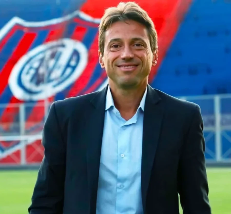 IDAS Y VUELTAS. Moretti volvió a la presidencia.