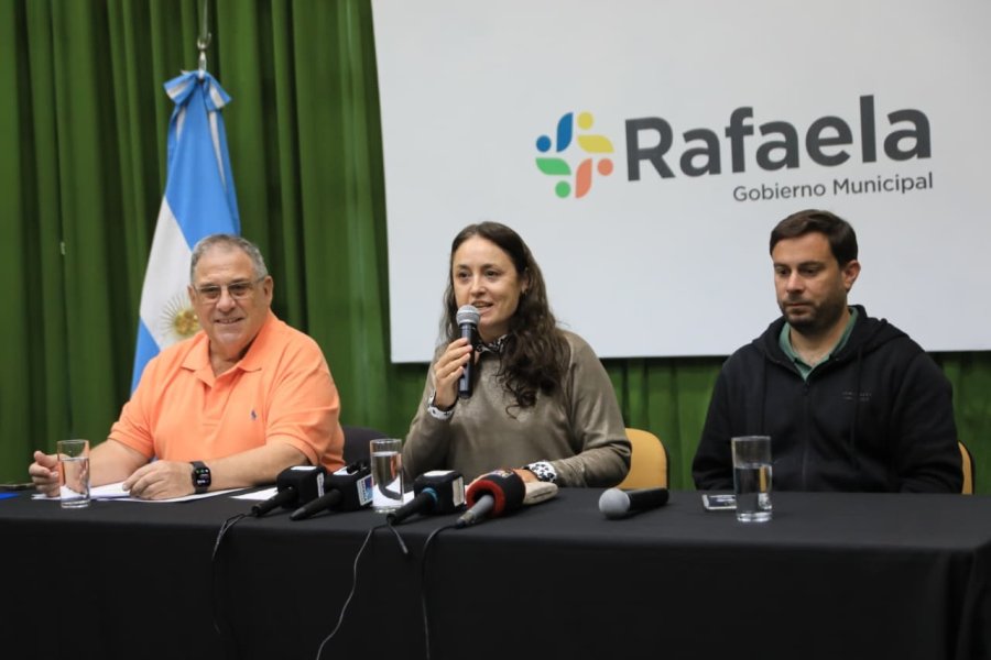 PRESENTACION./ Gabriel Rivarossa, Patricia Imoberdorf y Hugo Morel.