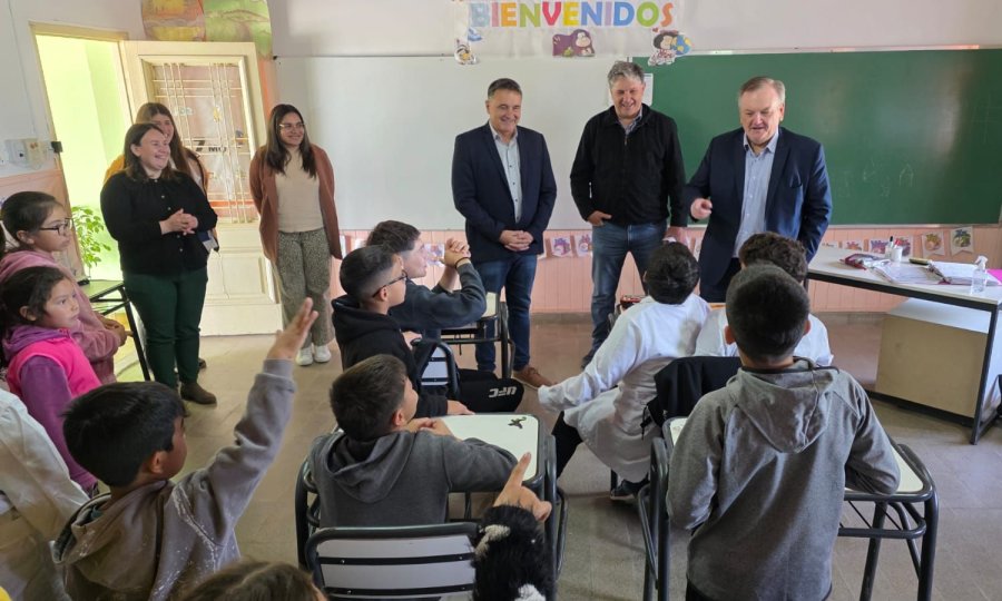 Un instante de la actividad en la escuela.