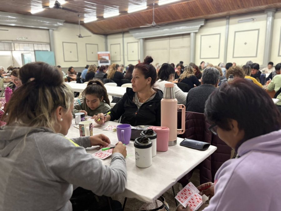 Un salón colmado respaldó la iniciativa.