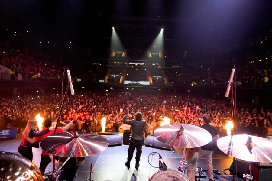 El presidente en uno de los momentos del show en el Movistar Arena de Ciudad de Buenos Aires. (PRENSA LLA)