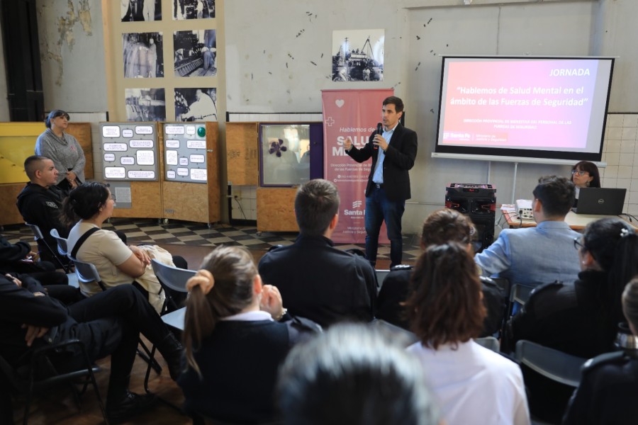 Viotti acompañó la jornada de salud mental destinada a las fuerzas de seguridad.