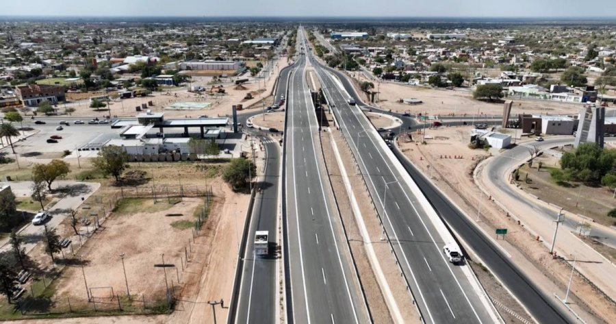 CORREDORES REGIONALES. A menos de un mes del anuncio oficial, el proceso licitatorio para delegar la gestión de uno de los principales trazados viales del país sumó propuestas de firmas privadas.