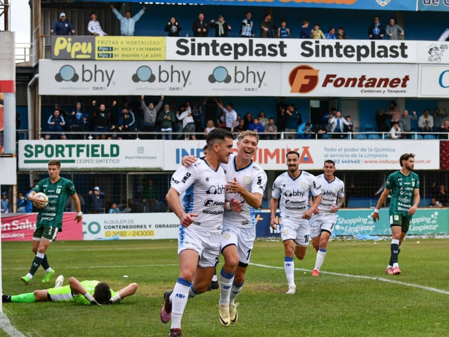 GRAN PRESENTE. Gabriel Fernández se afirmó en el fondo celeste y es una pieza clave en el equipo. También marca goles.