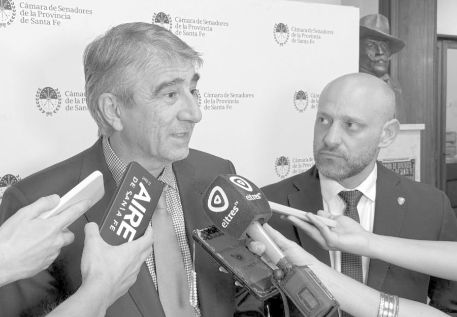 EN EL SENADO. Los ministros Bastía y Puccini expusieron el ambicioso proyecto.