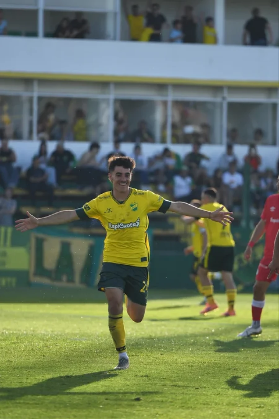 JUAN GUTIERREZ. Celebra su gol.