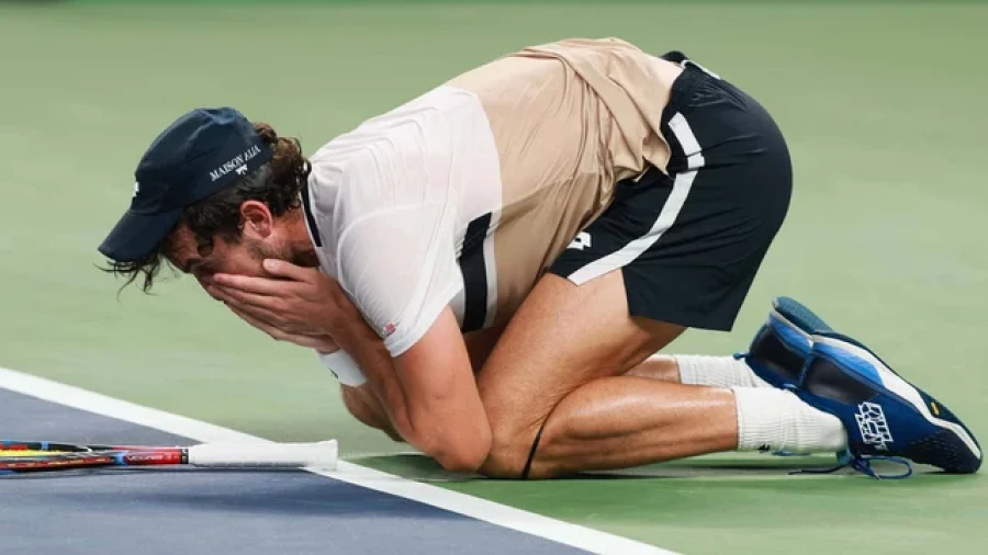EMOCIONADO. Vacherot, a un triunfo de la gloria en Shanghái.