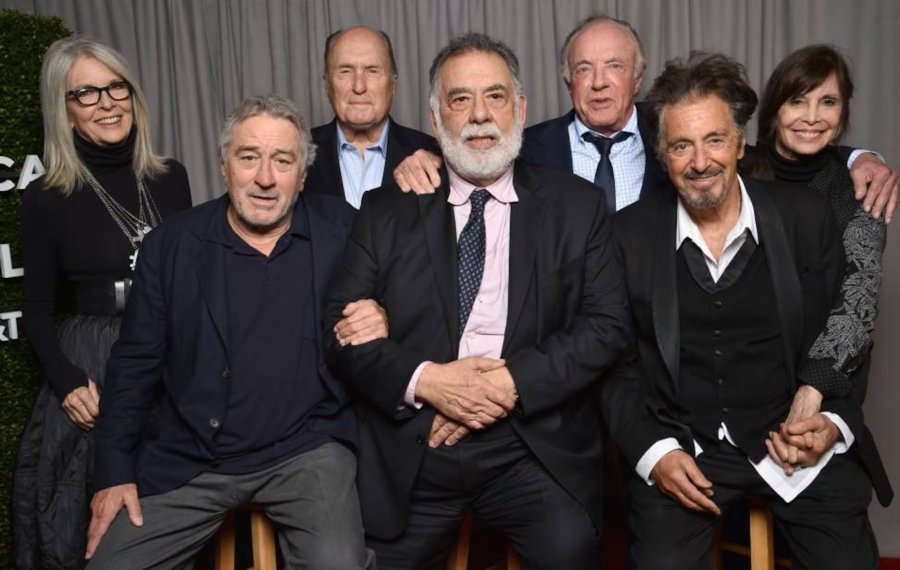 Desde la izquierda, Diane Keaton, Robert De Niro, Robert Duvall, Francis Ford Coppola, James Caan, Al Pacino y Talia Shire, reunidos en el festival de Tribeca. (GETTY)
