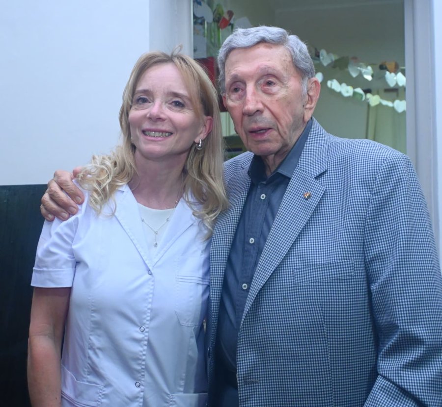 Claudia Grazziotto y Luis Landriscina recorriendo el establecimiento.