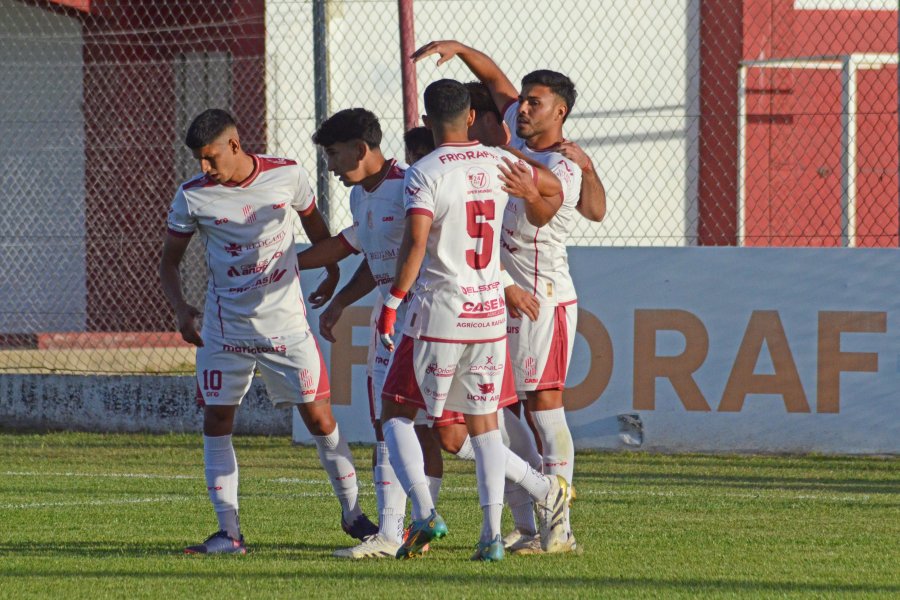 EL LEÓN GOLEÓ Y AVANZÓ A OCTAVOS DE FINAL DE LA REVÁLIDA DEL FEDERAL A