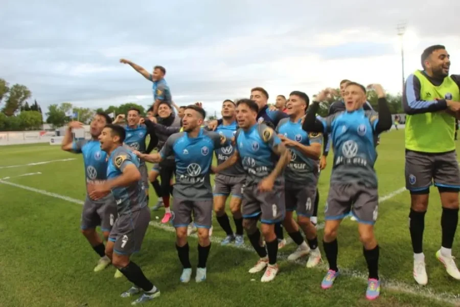 CIUDAD DE BOLIVAR SERÁ EL RIVAL DE LA CREMA EN LA FINAL POR EL ASCENSO A LA PRIMERA NACIONAL