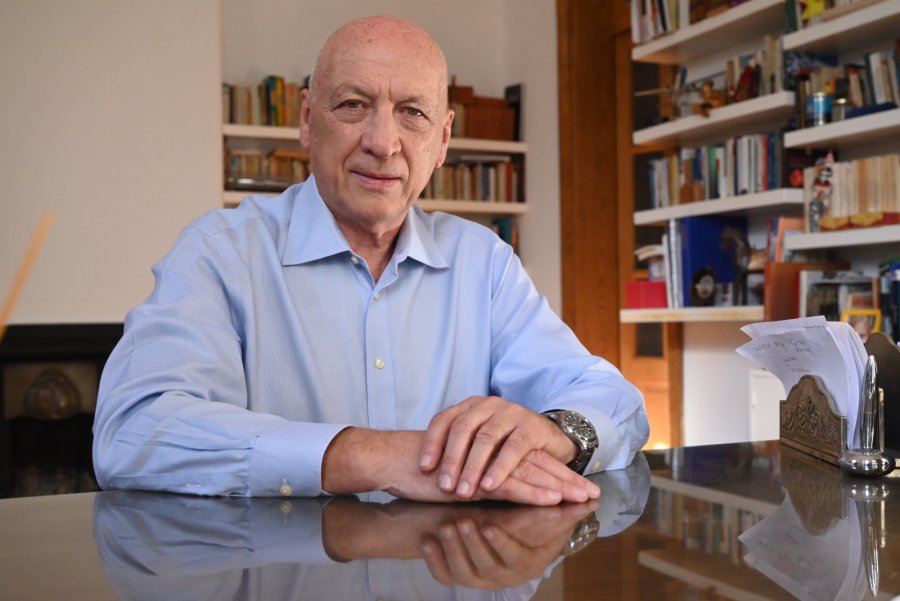 En el libro, Antonio Bonfatti repasa el ideario socialista, toma las gestiones socialistas en la Provincia de Santa Fe y, por supuesto, su propia experiencia. (FOTO PRENSA PS)