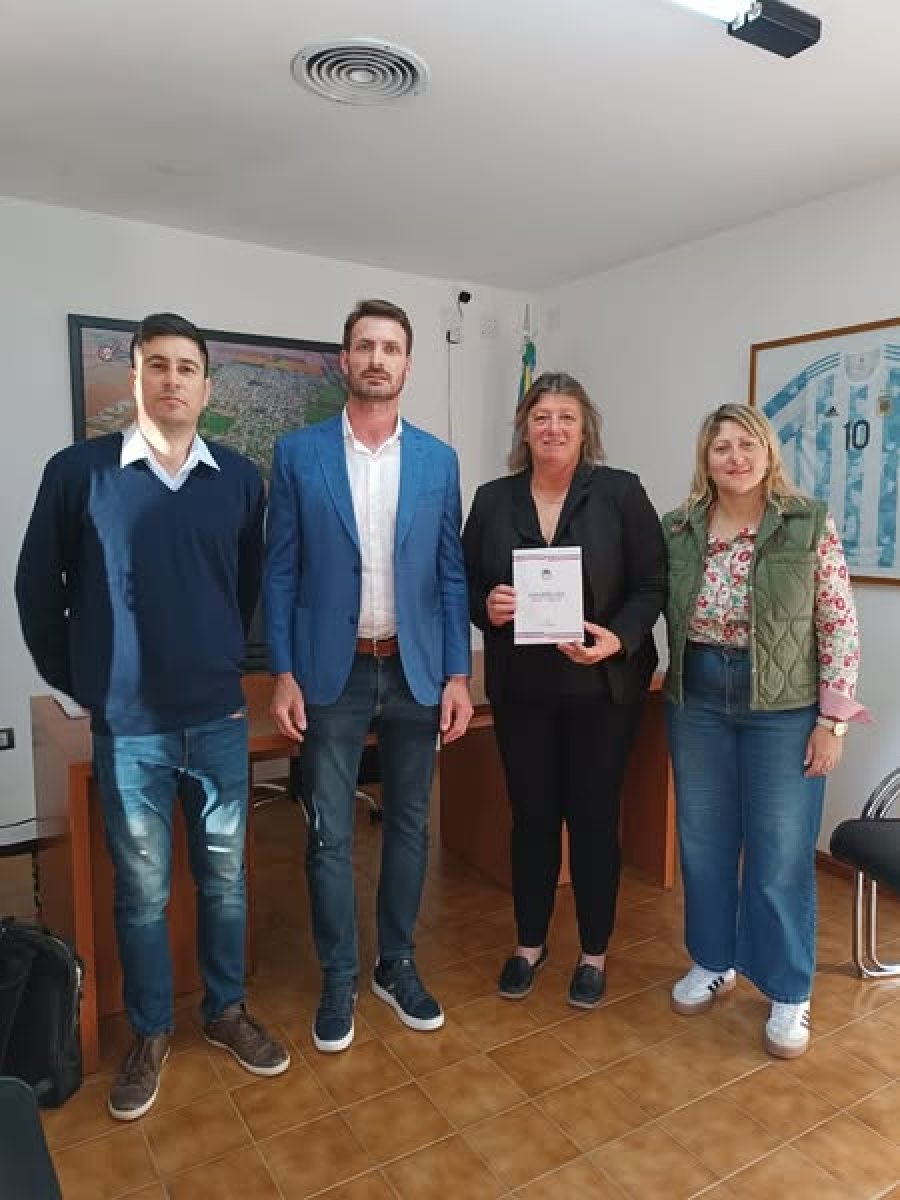 La ceremonia tuvo lugar esta mañana en la Municipalidad.