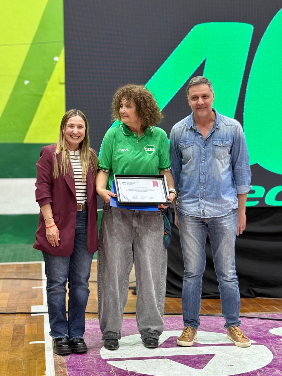 Bárbara Chivallero, Liliana Gorgo y Fernando Cattaneo en la apertura de la icónica realización unionista.