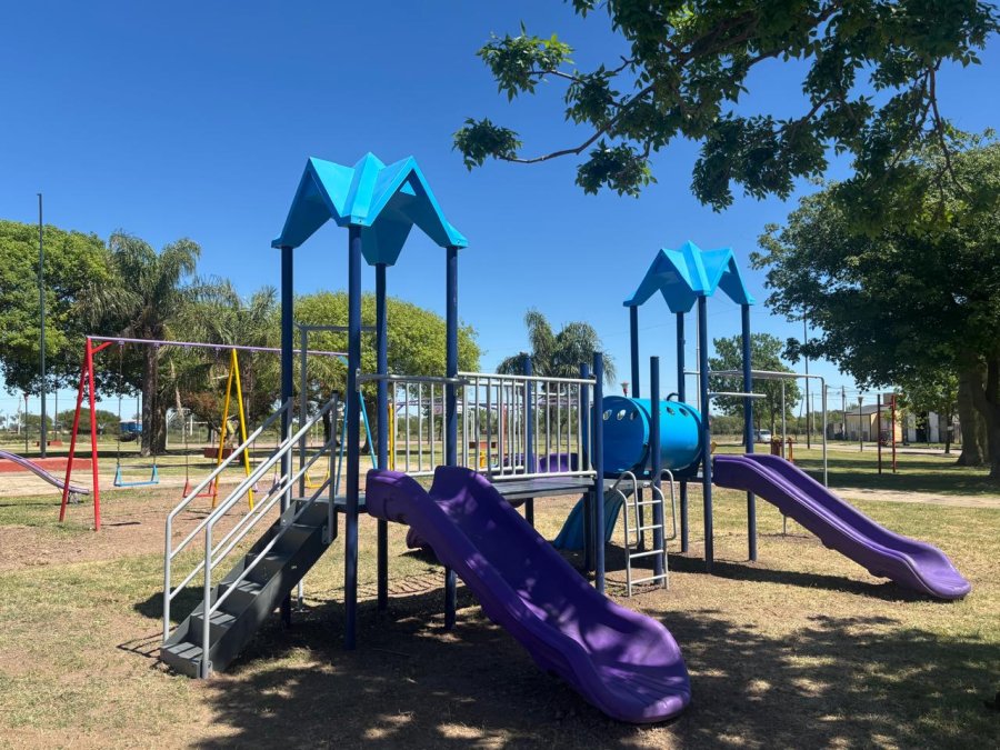 RENOVACION DE LOS ESPACIOS PUBLICOS. También se realizaron tareas de reparación en los juegos existentes, atendiendo las necesidades planteadas por los vecinos.