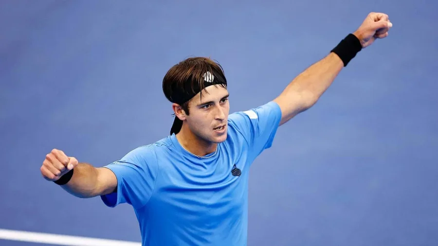 Tomás Etcheverry volvió con triunfo en el ATP de Estocolmo