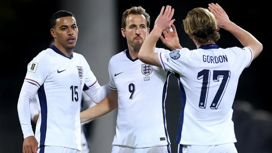 Festejo de Inglaterra ante Letonia.