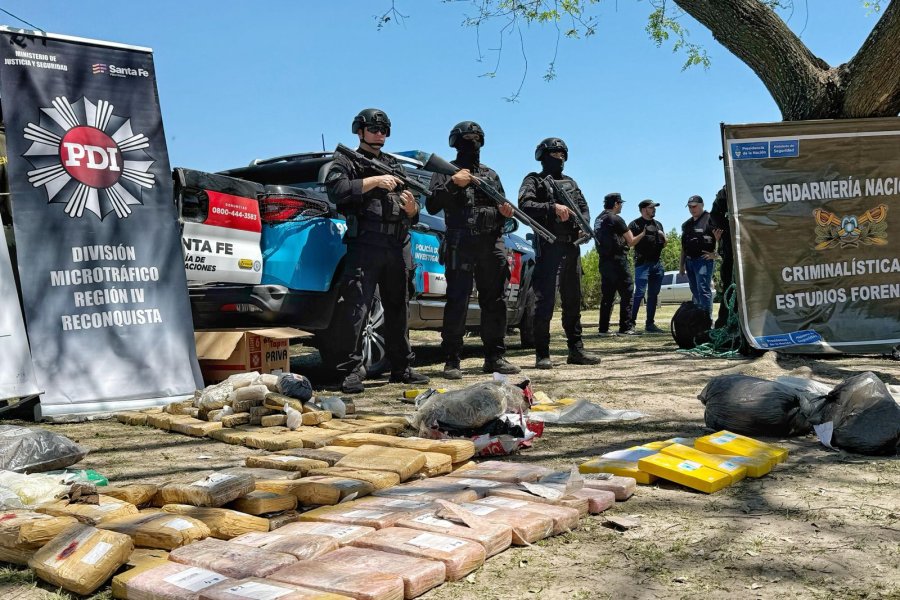 En Avellaneda se llevó a cabo la destrucción por incineración de 300 kilogramos de marihuana, 16 kilogramos de cocaína y paquetes de cigarrillos.