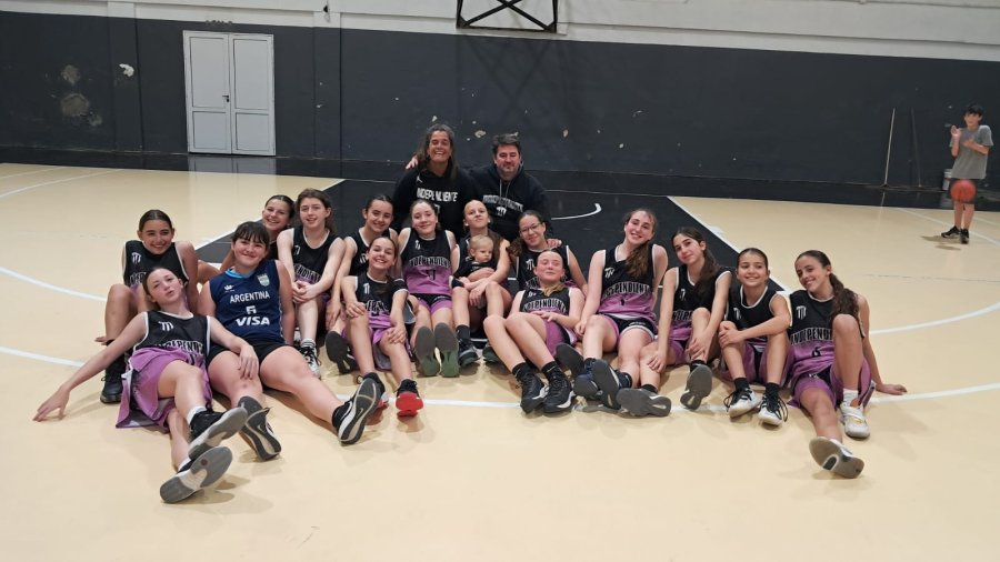 SUPERANDO ETAPAS. Lograron un ajustado triunfo ante Villa Minetti.