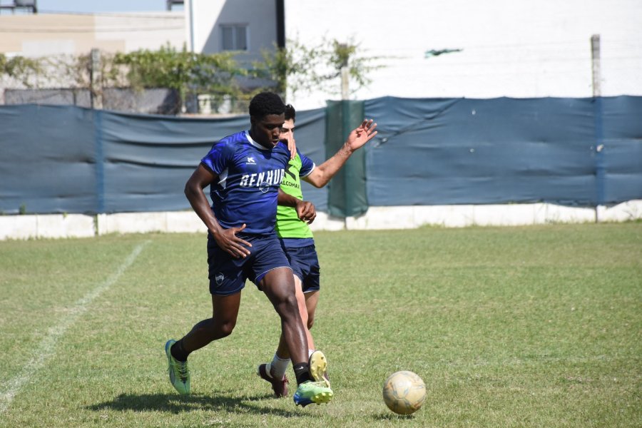 ENTRENANDO. El colombiano Raga.