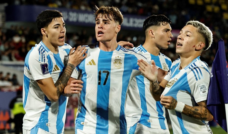 VOLVIO A APARECER. Silvetti otra vez vino desde el banco y definió el partido.