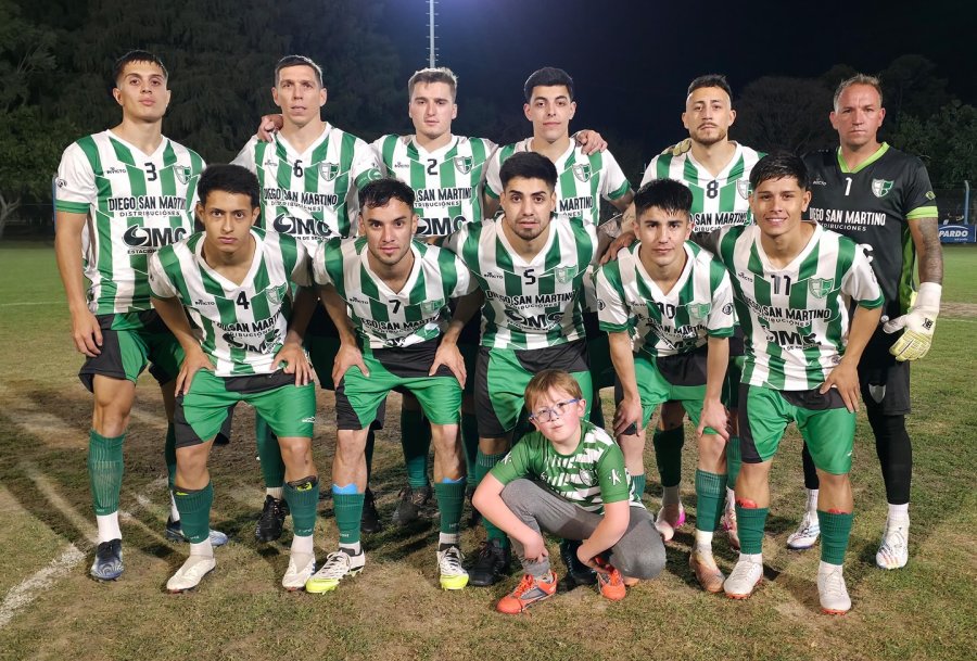 GANADOR. Brown se quedó con la Copa de Oro.