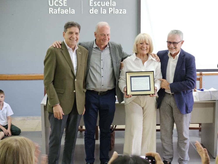 Marcelo Modenesi, Guillermo Eguiazu, Juan Carlos Basso y Norma Bessone, juntos.
