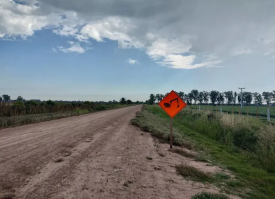 La vía de comunicación que será pavimentada, favoreciendo la conectividad de una amplia zona.