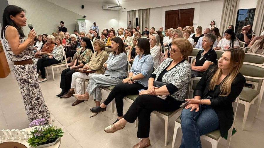 UNIÓN. La presidenta de Grupo GAMA, Romina Romero, al dar su mensaje durante la celebración del 30° aniversario del espacio.