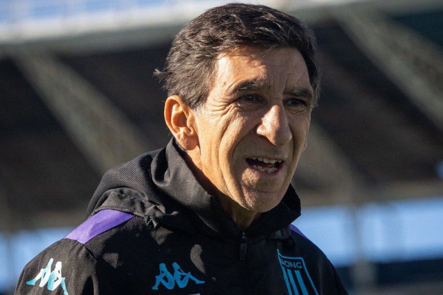 EL DT DE RACING, GUSTAVO COSTAS, PONDRÁ UN EQUIPO ALTERNATIVO
