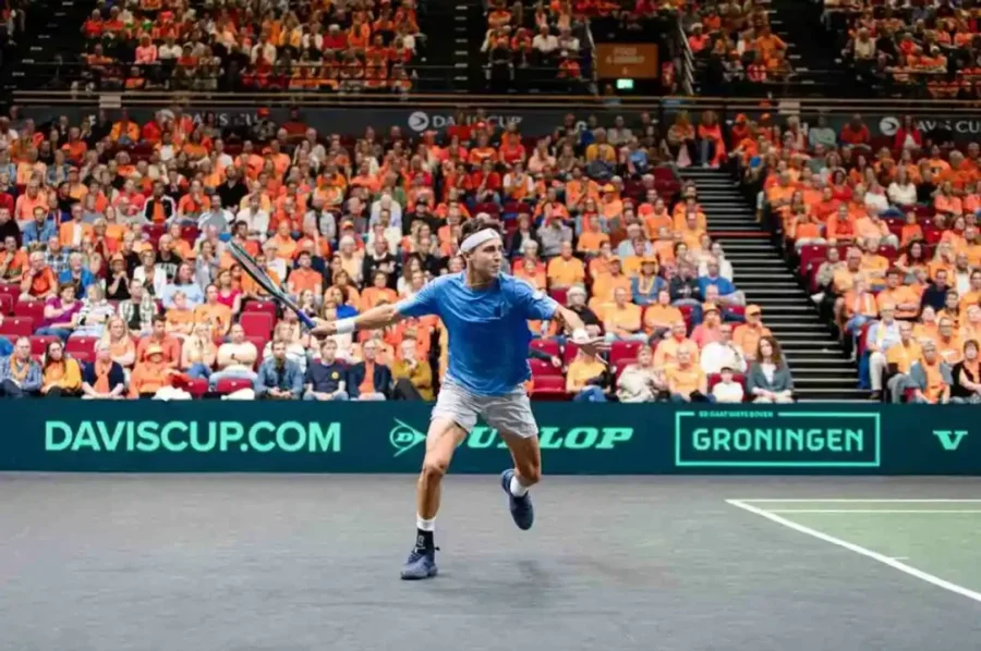 Tomás Etcheverry no pudo ante Holger Rune y se despidió del ATP de Estocolmo.