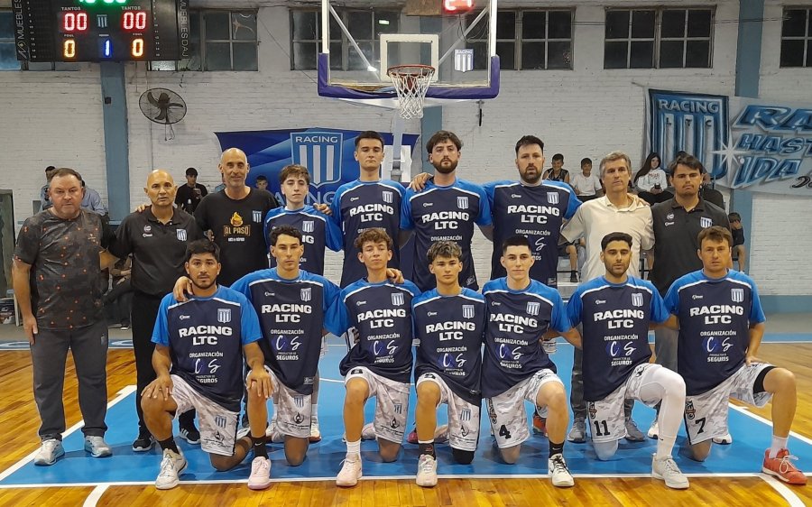 DEFINIO DE VISITANTE. Racing ganó en el Centenario.