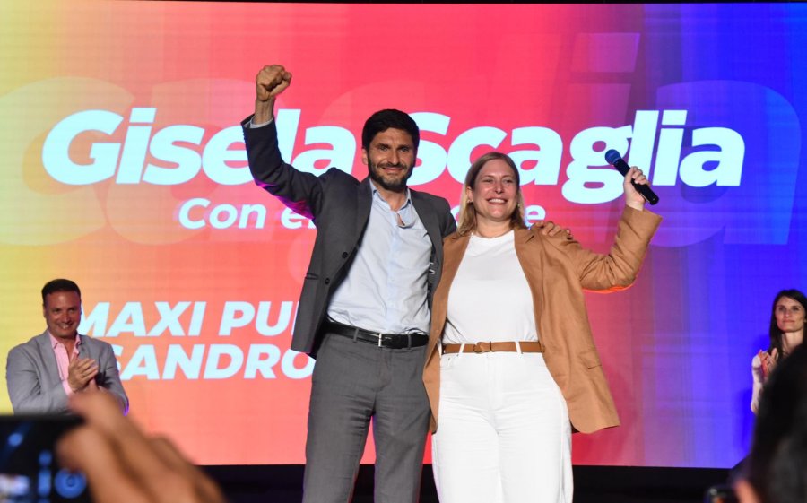 DUPLA. Pullaro y Scaglia durante el cierre de campaña de Provincias Unidas en el departamento General López.